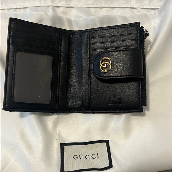 Gucci Black Quilted Leather Wallet with Gold Logo - Picture 9 of 14